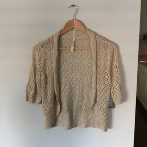 Leo & Nicole light sweater cream colored
